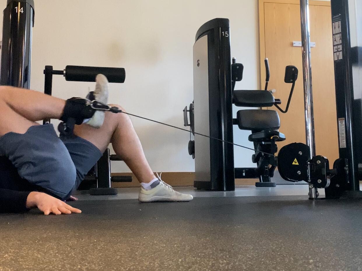 Hip flexor kabelzug liegend